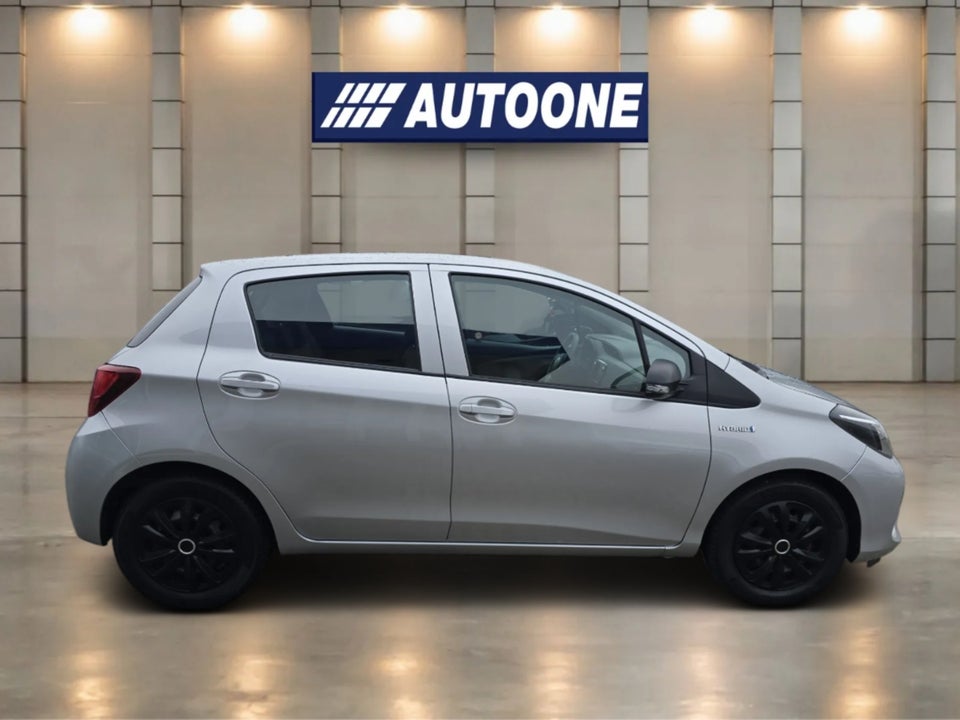 Toyota Yaris 1,5 Hybrid H1 e-CVT 5d
