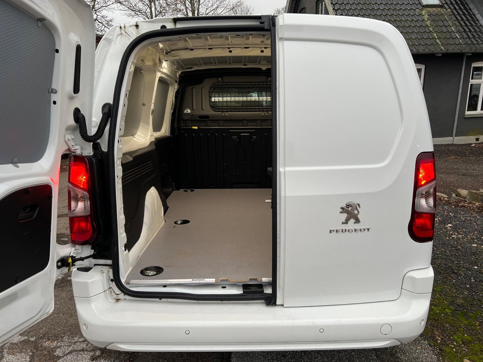 Peugeot Partner 1,5 BlueHDi 100 L2V2 Ultimate Van