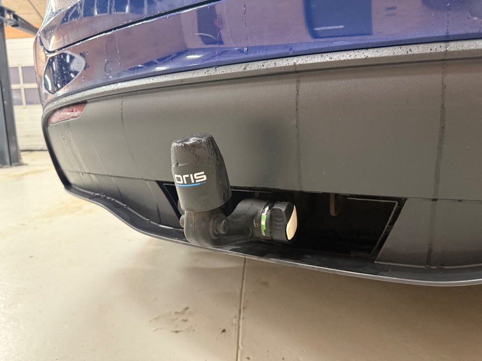 Tesla Model Y Long Range AWD 5d