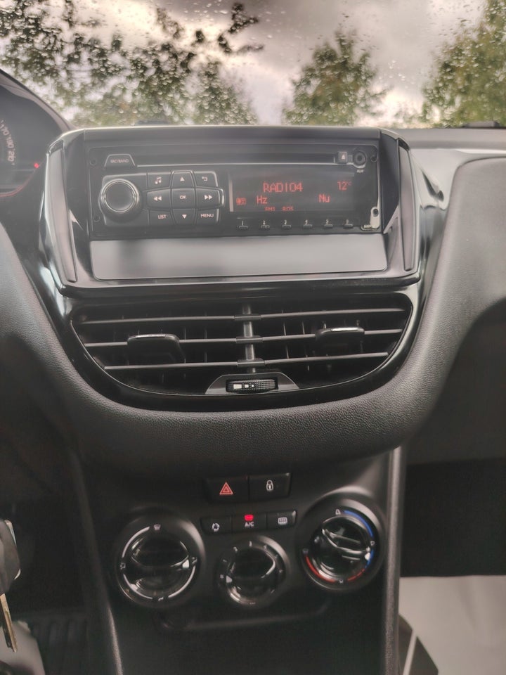 Peugeot 208 1,0 VTi Active 5d