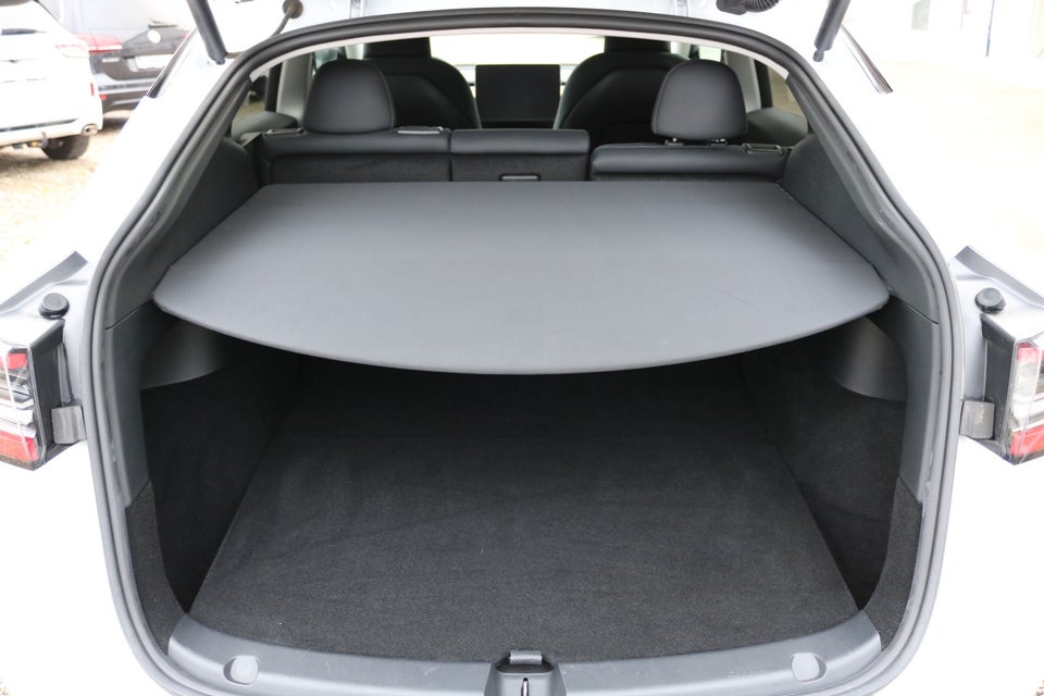 Tesla Model Y RWD 5d