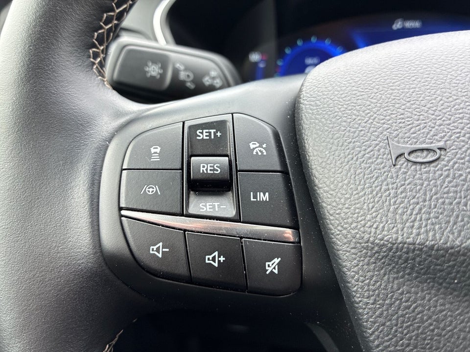 Ford Kuga 2,5 PHEV Vignale CVT 5d