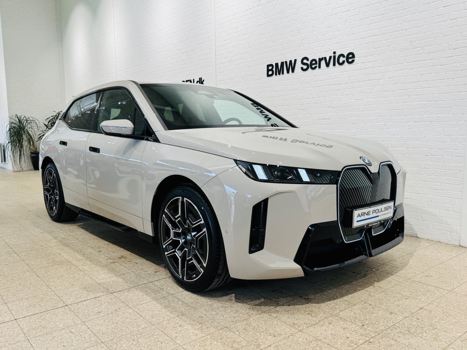BMW iX xDrive45 M-Sport 5d