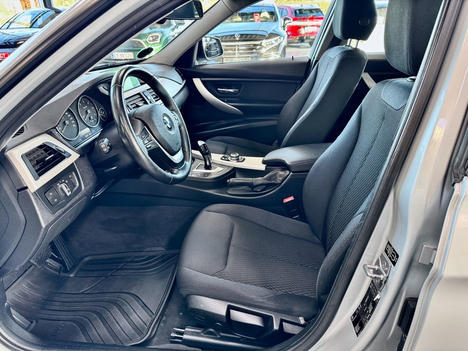 BMW 320d 2,0 Touring aut. 5d