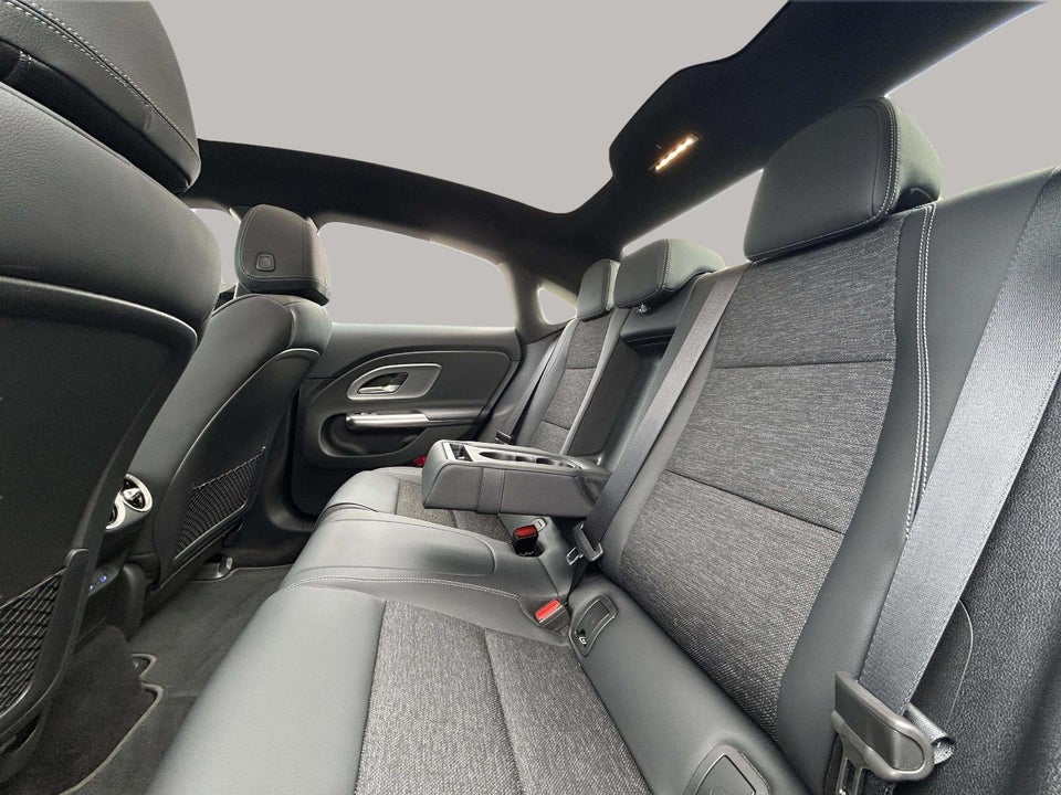 Mercedes CLA250+ EQ Progressive Advance Plus 4d