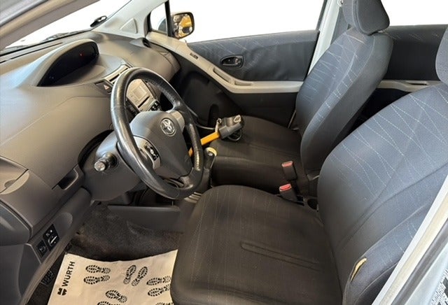 Toyota Yaris 1,3 Luna 5d
