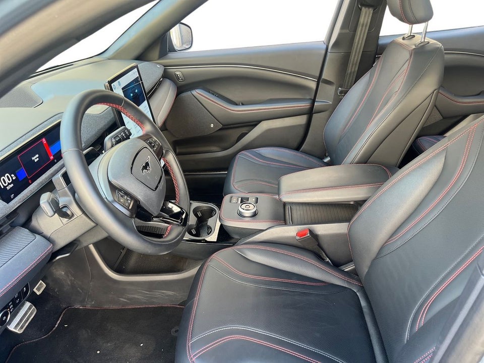 Ford Mustang Mach-E 73 Premium Standard Range AWD 5d