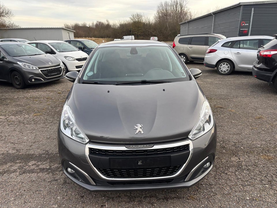 Peugeot 208 1,5 BlueHDi 100 Signature Sky 5d