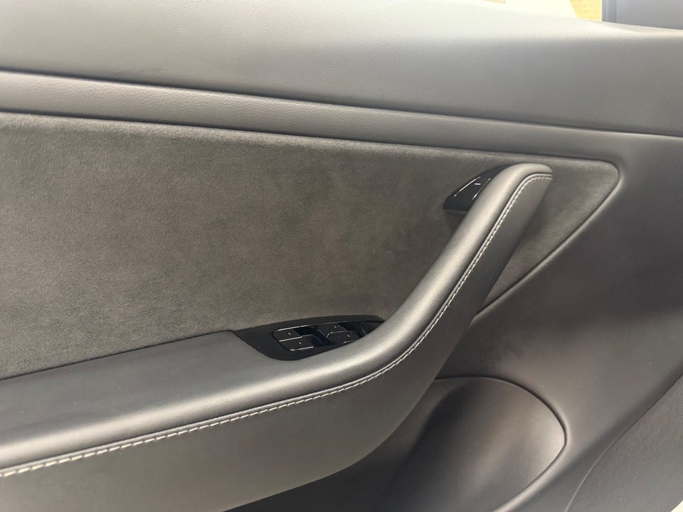 Tesla Model 3 Performance AWD 4d