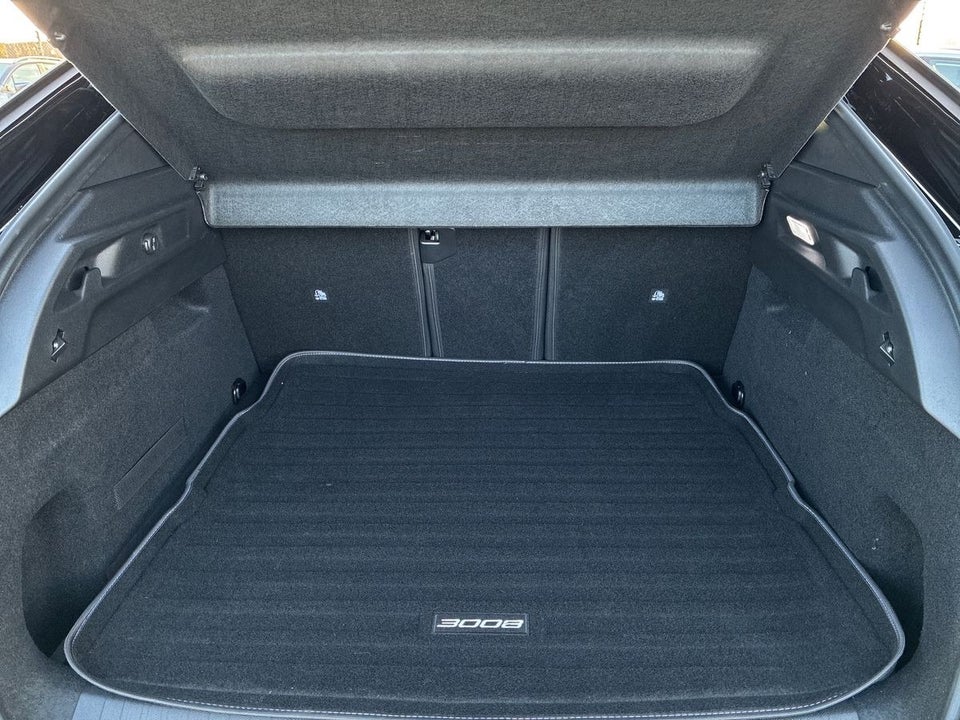 Peugeot e-3008 77 GT Pack 5d