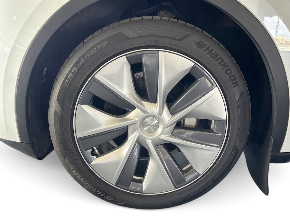 Tesla Model Y Long Range AWD 5d