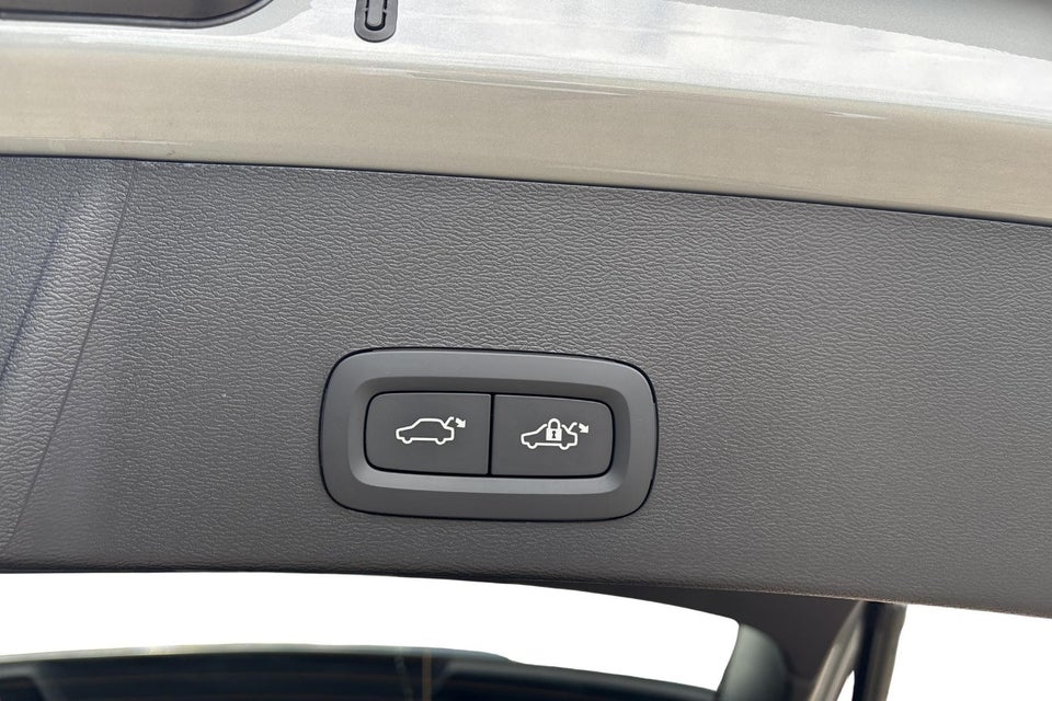 Volvo EX40 Extended Range Plus 5d
