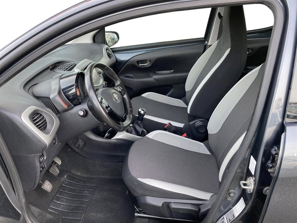 Toyota Aygo 1,0 VVT-i x-play 5d