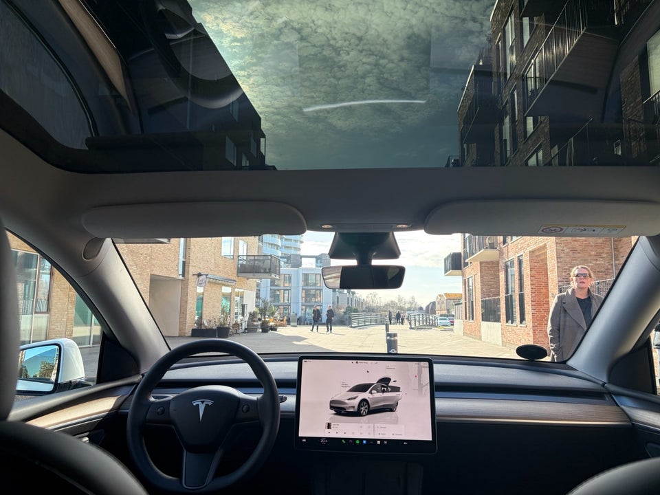 Tesla Model Y RWD 5d