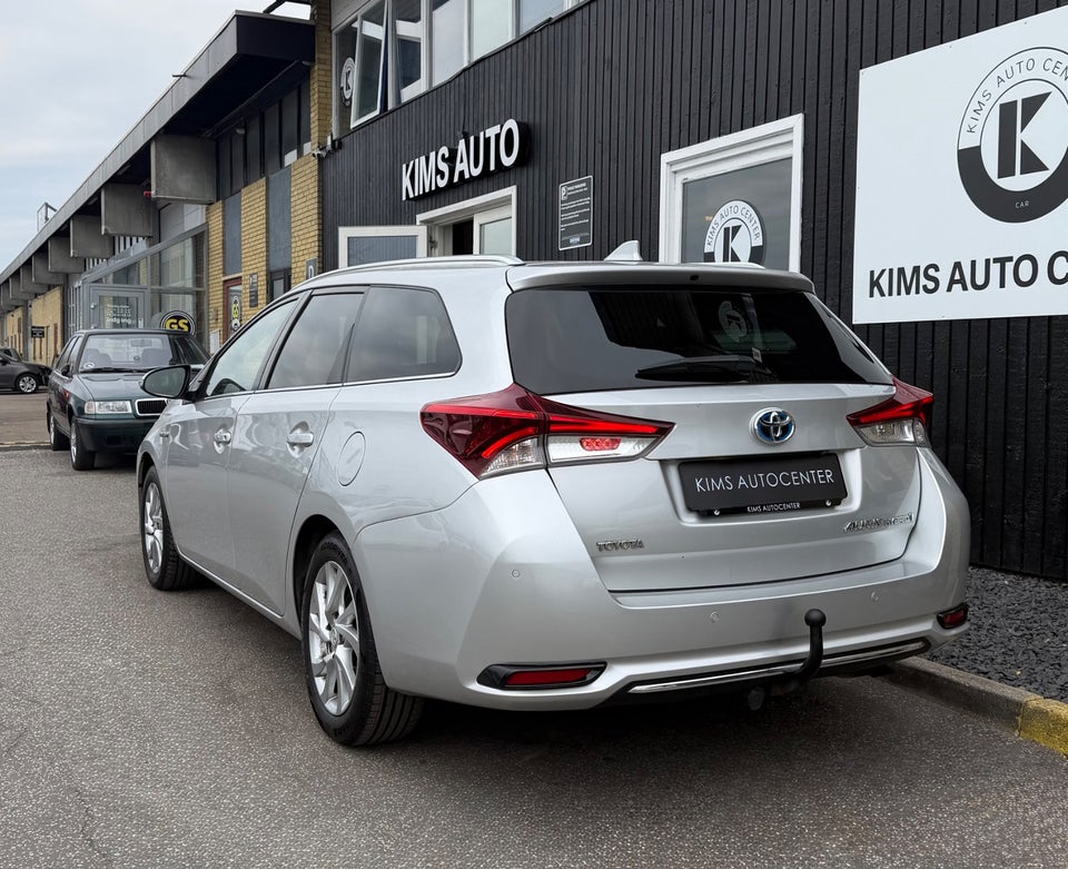 Toyota Auris 1,8 Hybrid H3 Touring Sports CVT 5d