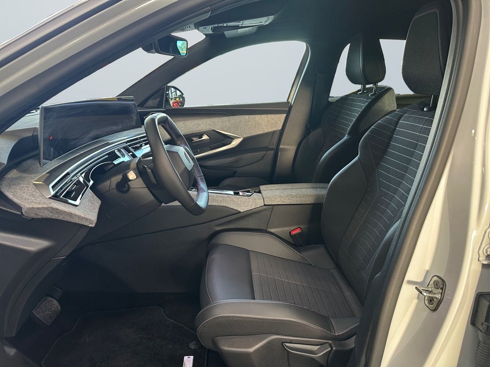 Peugeot e-3008 77 Allure 5d