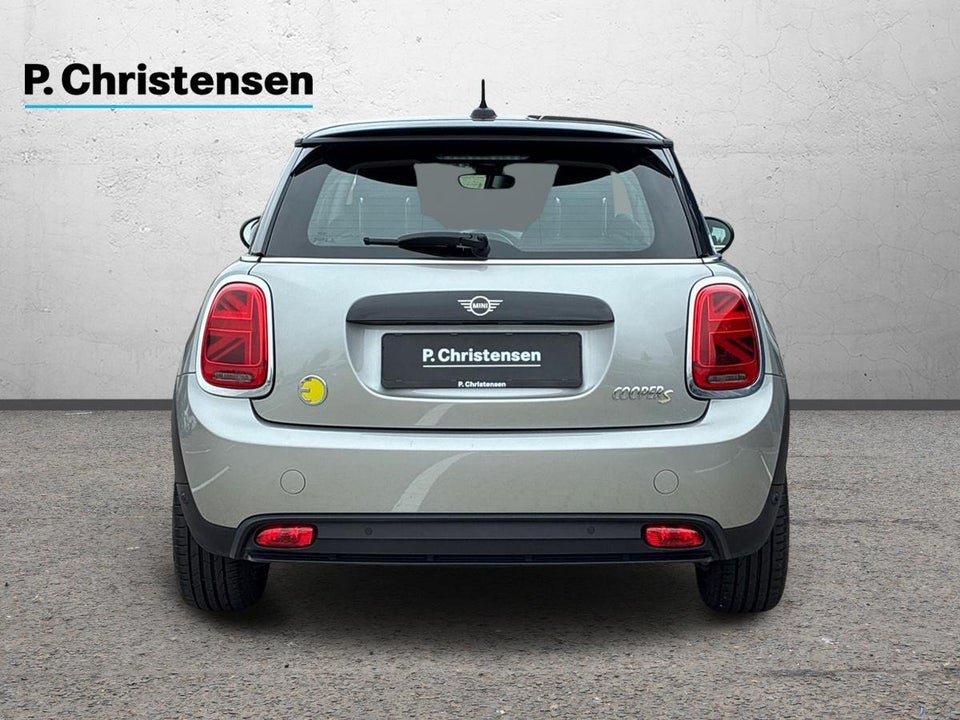 MINI Cooper SE Essential 3d