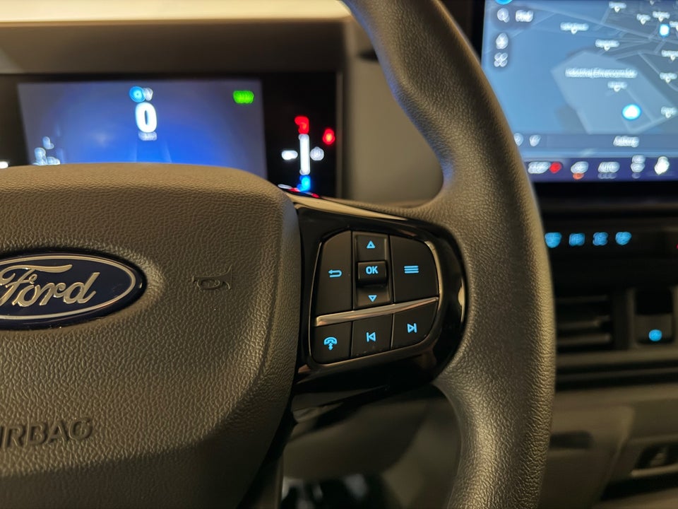 Ford E-Transit Custom 320L 64 Trend