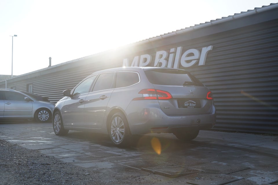 Peugeot 308 1,5 BlueHDi 130 Prestige Sky 5d