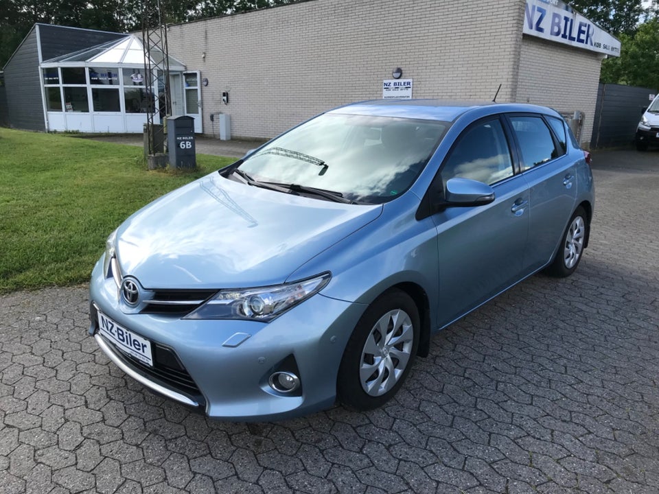 Toyota Auris 1,4 D-4D T2 5d