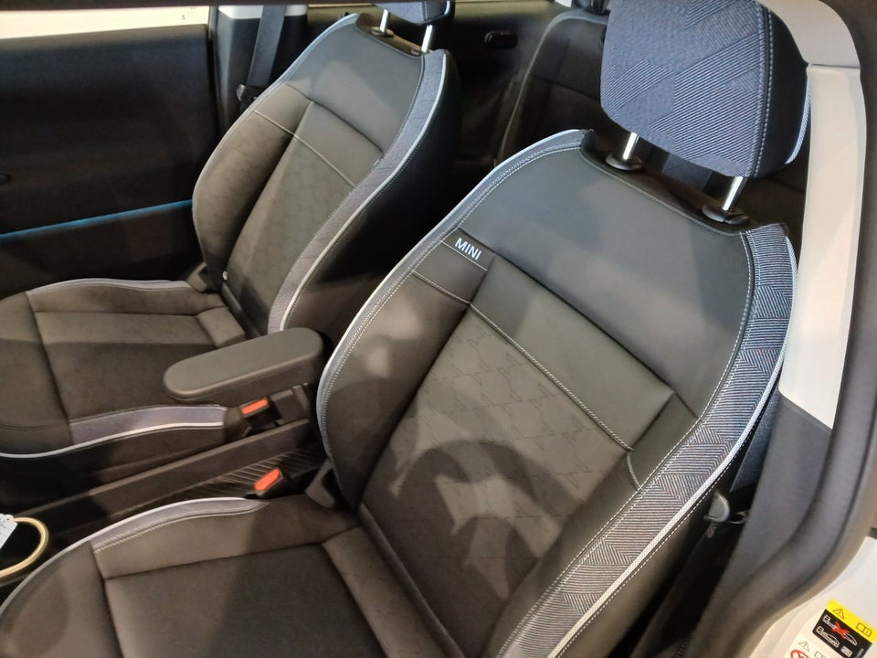 MINI Cooper SE Classic Trim M 3d