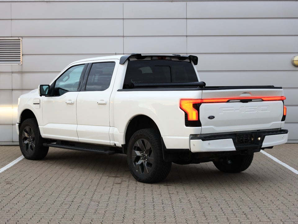 Ford F-150 Lightning Lariat Standard Range 4d