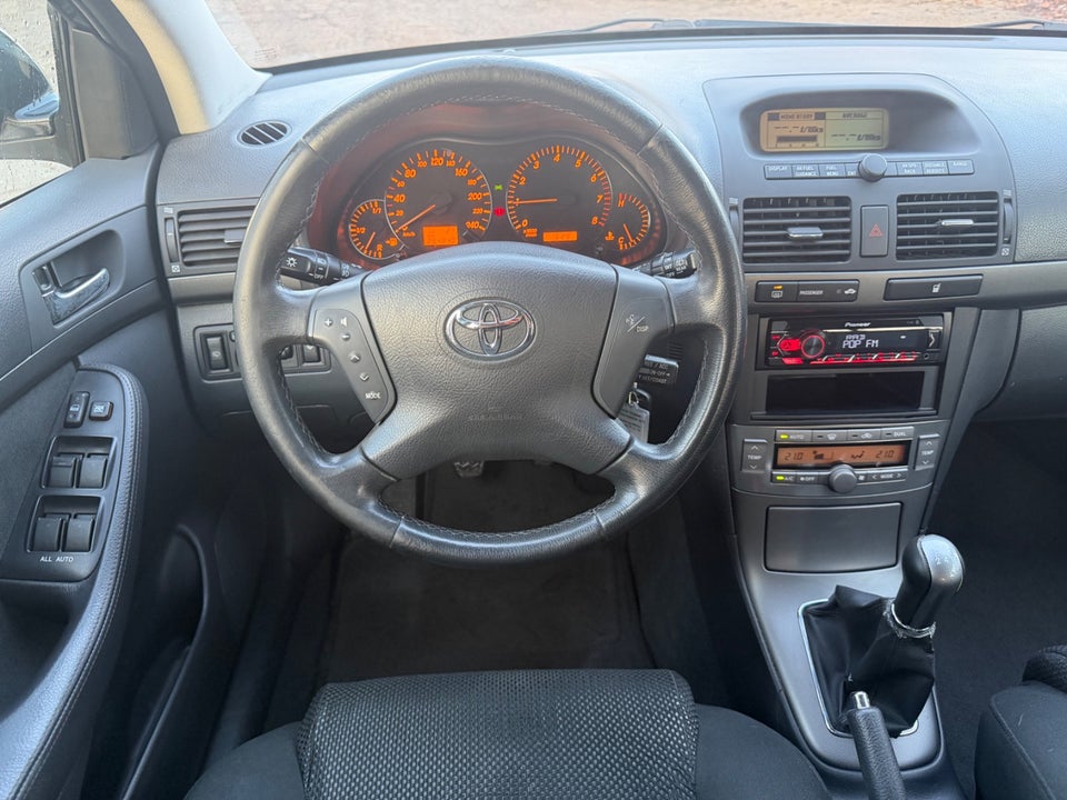 Toyota Avensis 1,8 VVT-i Sol stc. 5d