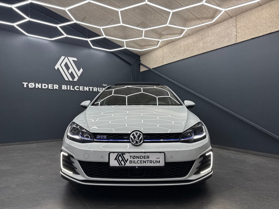 VW Golf VII 1,4 GTE DSG 5d
