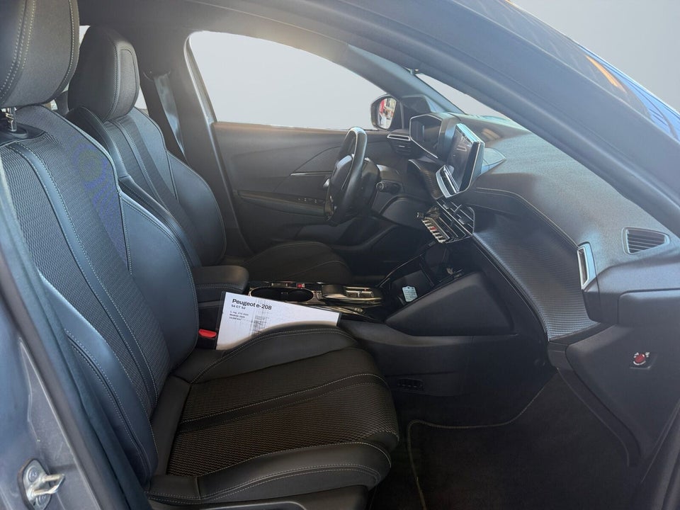 Peugeot e-208 54 GT 5d