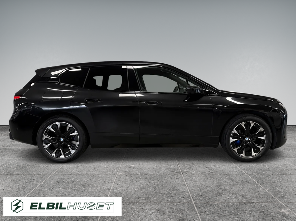 BMW iX xDrive60 Fully Charged 5d