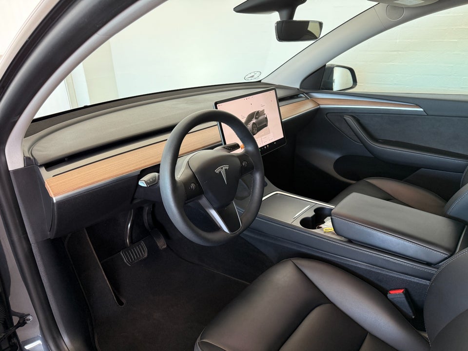 Tesla Model Y RWD 5d