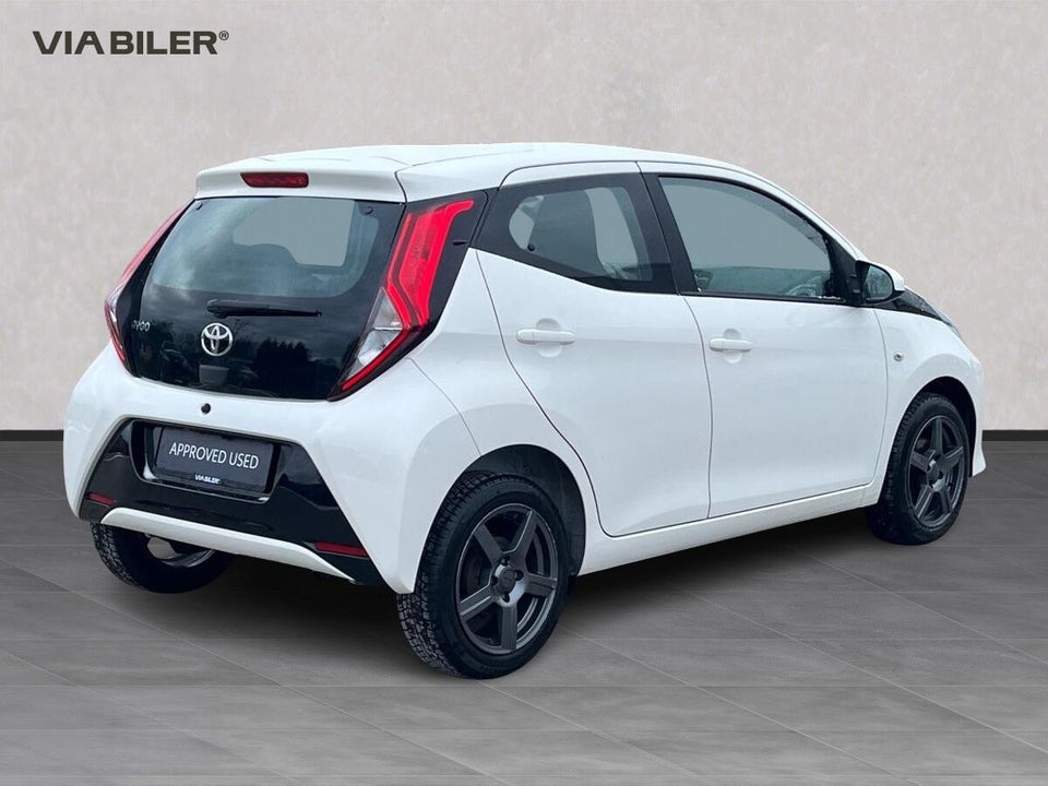 Toyota Aygo 1,0 VVT-i x-plore 5d