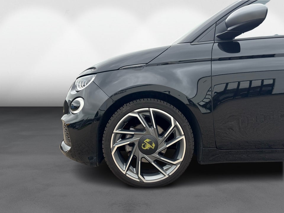Abarth 500e Scorpionissima 3d