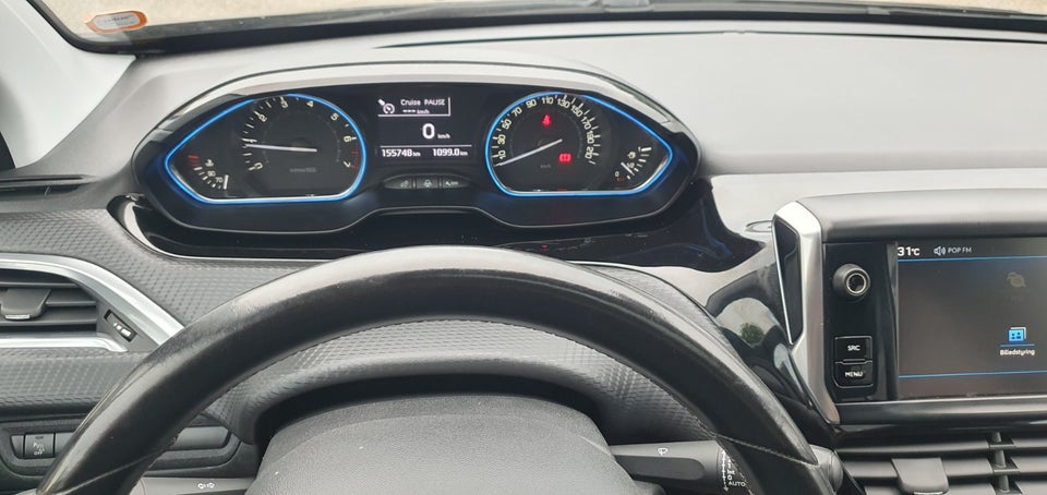 Peugeot 2008 1,2 PureTech 130 Selection Sky 5d