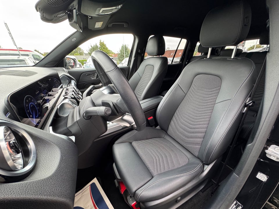 Mercedes EQB300 Progressive 4Matic 7prs 5d