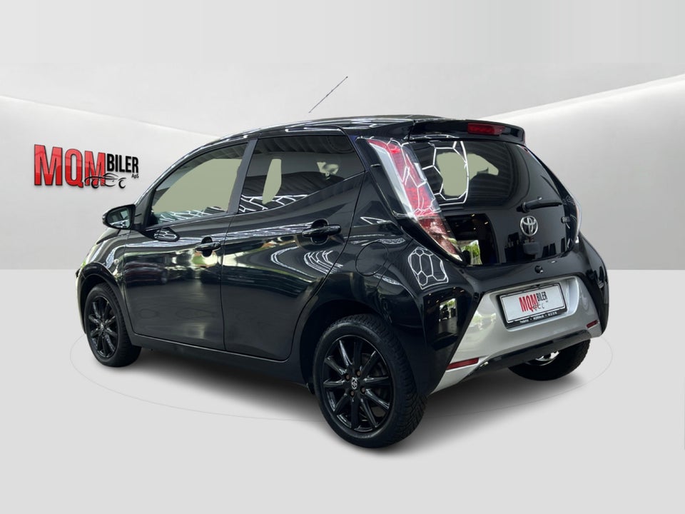 Toyota Aygo 1,0 VVT-i x-black 5d