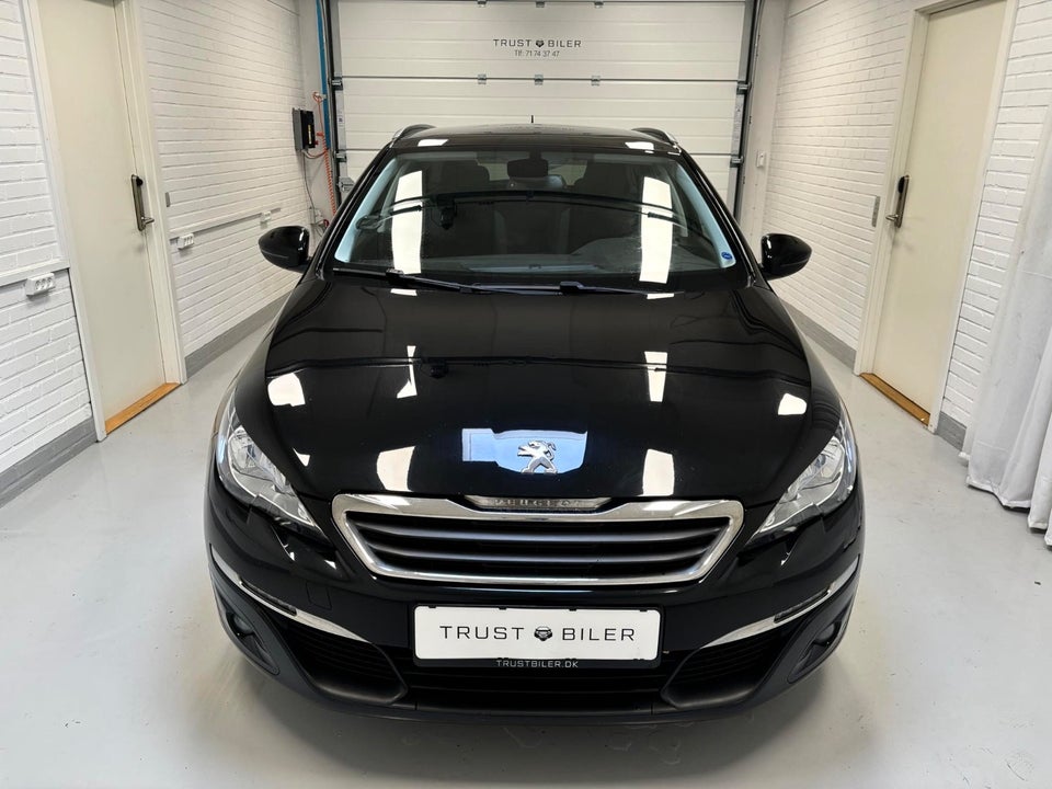 Peugeot 308 1,6 BlueHDi 120 Style Sky 5d