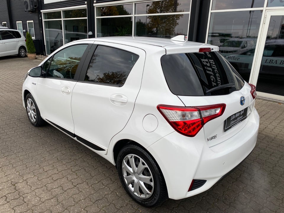 Toyota Yaris 1,5 Hybrid H1 e-CVT Van 5d