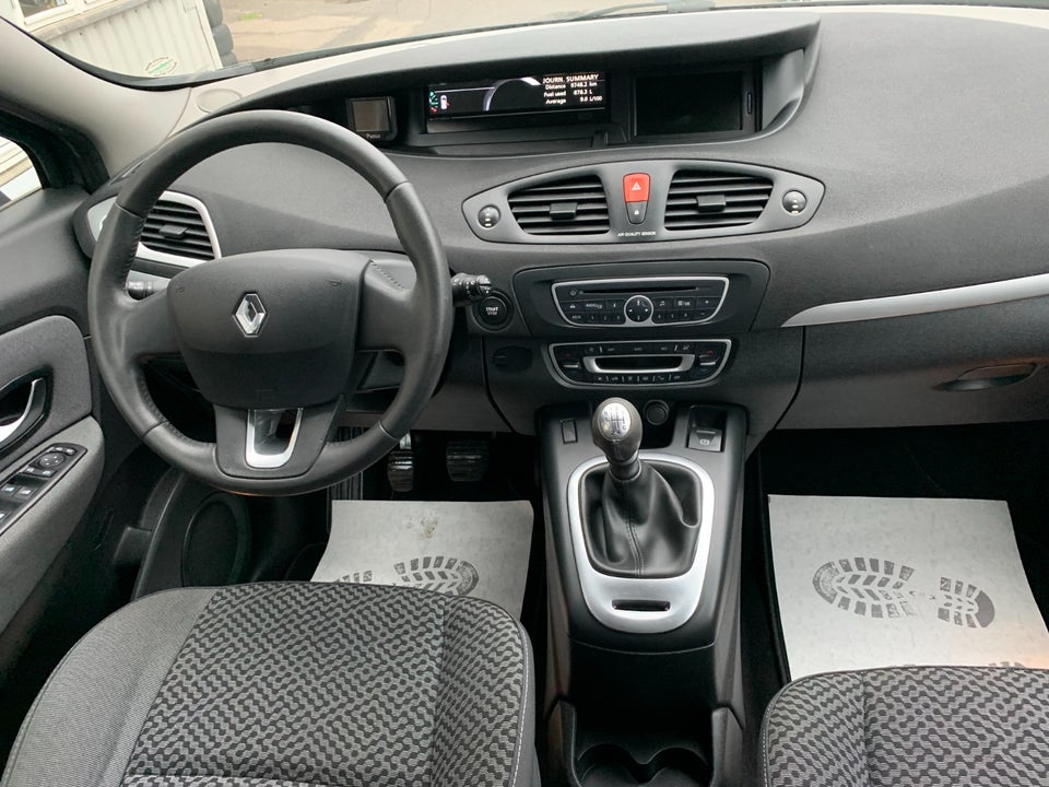 Renault Grand Scenic III 1,6 16V Expression 7prs 5d