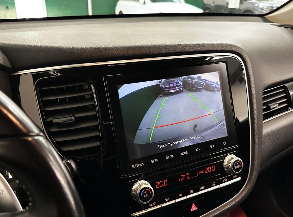 Mitsubishi Outlander 2,4 PHEV Instyle CVT 4WD 5d