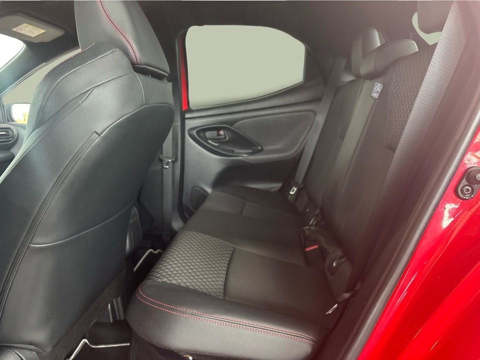 Toyota Yaris 1,5 Hybrid H3 Premier Edition e-CVT 5d