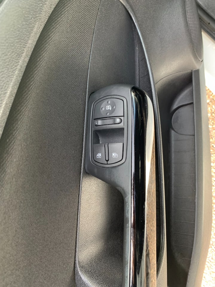 Opel Corsa 1,2 16V Cool 5d