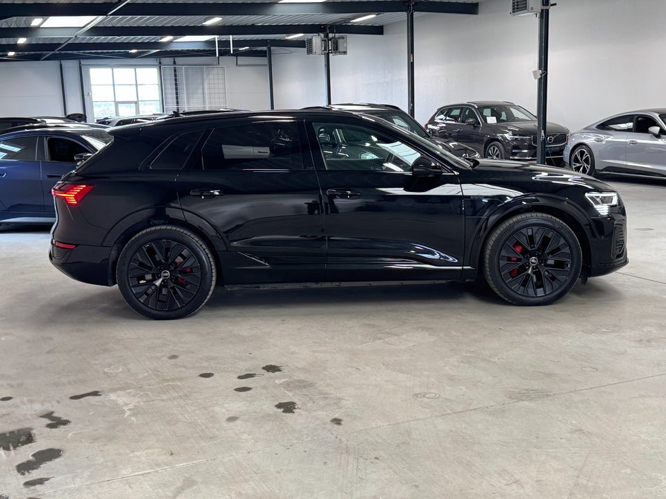 Audi Q8 e-tron 55 S-line quattro 5d