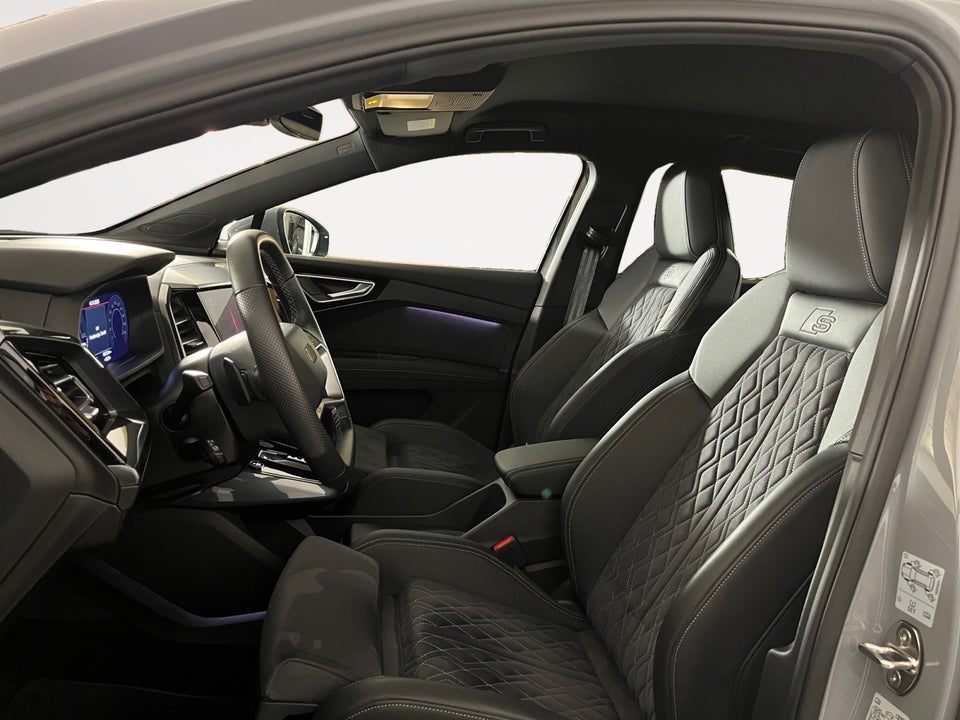 Audi Q4 e-tron 45 S-line quattro 5d