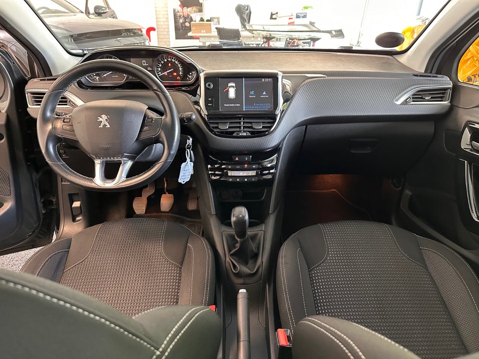 Peugeot 208 1,6 BlueHDi 100 Desire Sky 5d