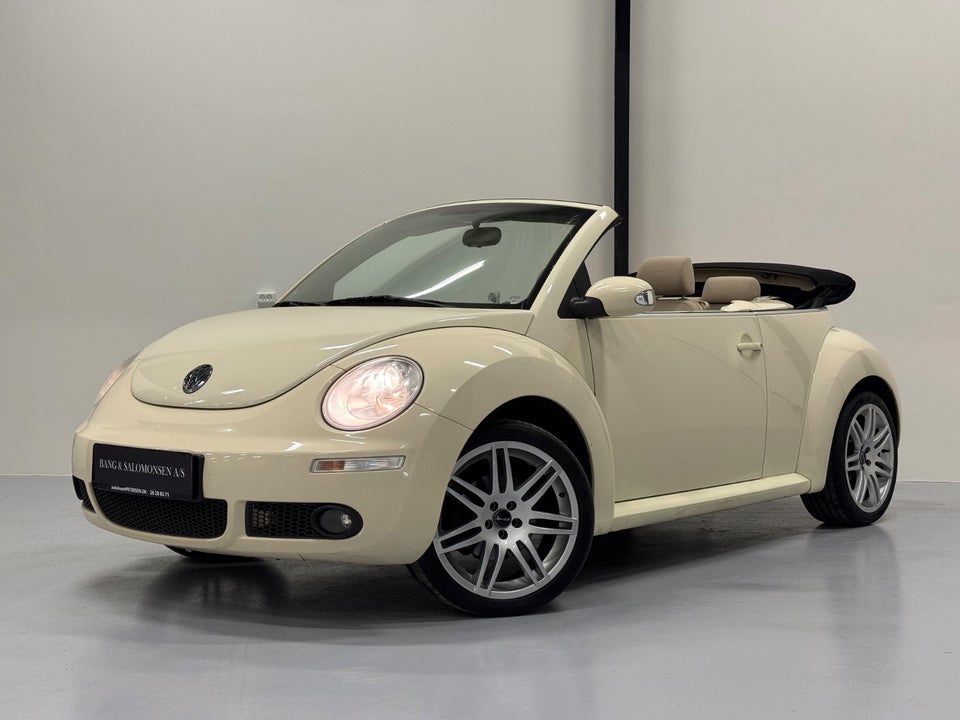 VW New Beetle 1,6 Trendline Cabriolet 2d