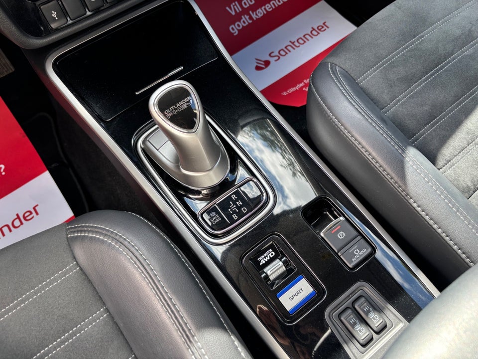 Mitsubishi Outlander 2,4 PHEV Intense CVT 4WD 5d