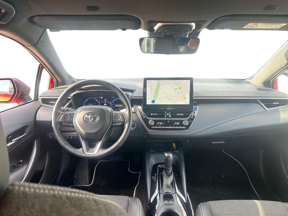 Toyota Corolla 1,8 Hybrid Style Touring Sports e-CVT 5d