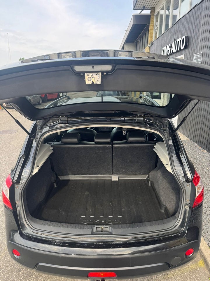Nissan Qashqai 1,6 Tekna 5d