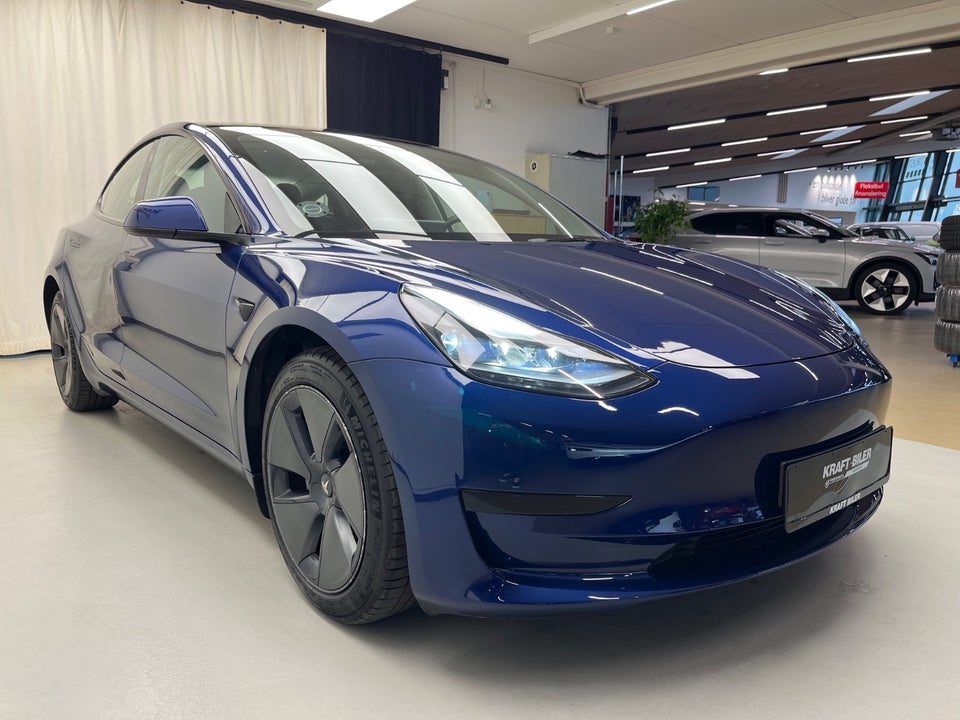 Tesla Model 3 Standard Range+ RWD 4d